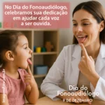 Foto de fonoaudióloga com criança menina